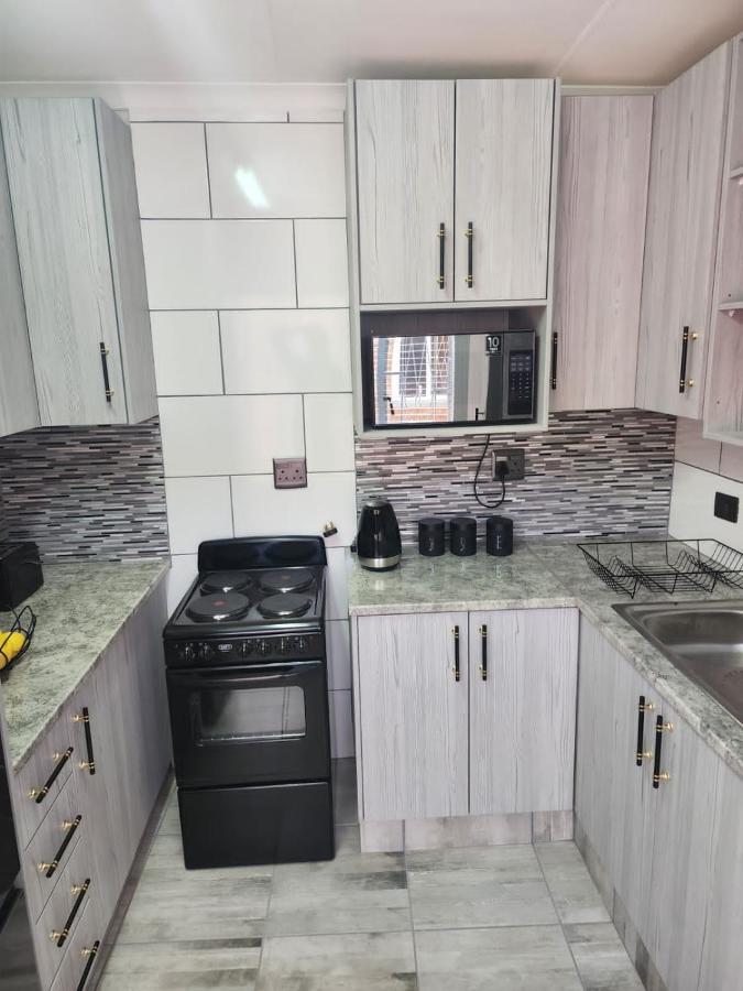 Sibella Guest House Bloemfontein Dış mekan fotoğraf